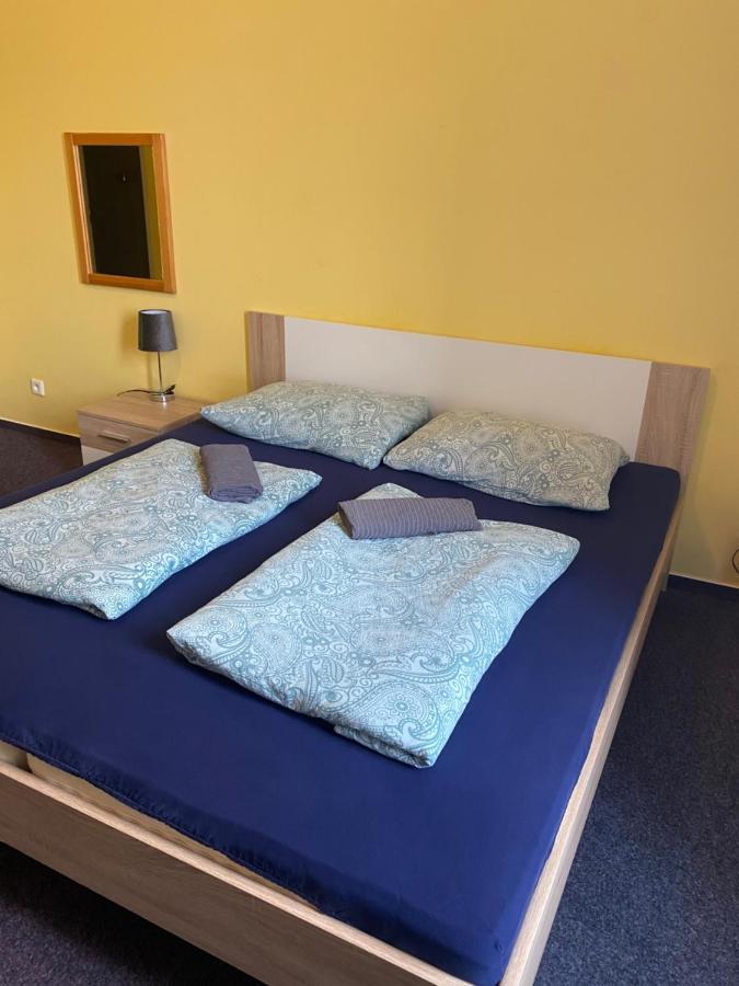 Penzion Lara Ceske Budejovice Exteriör bild