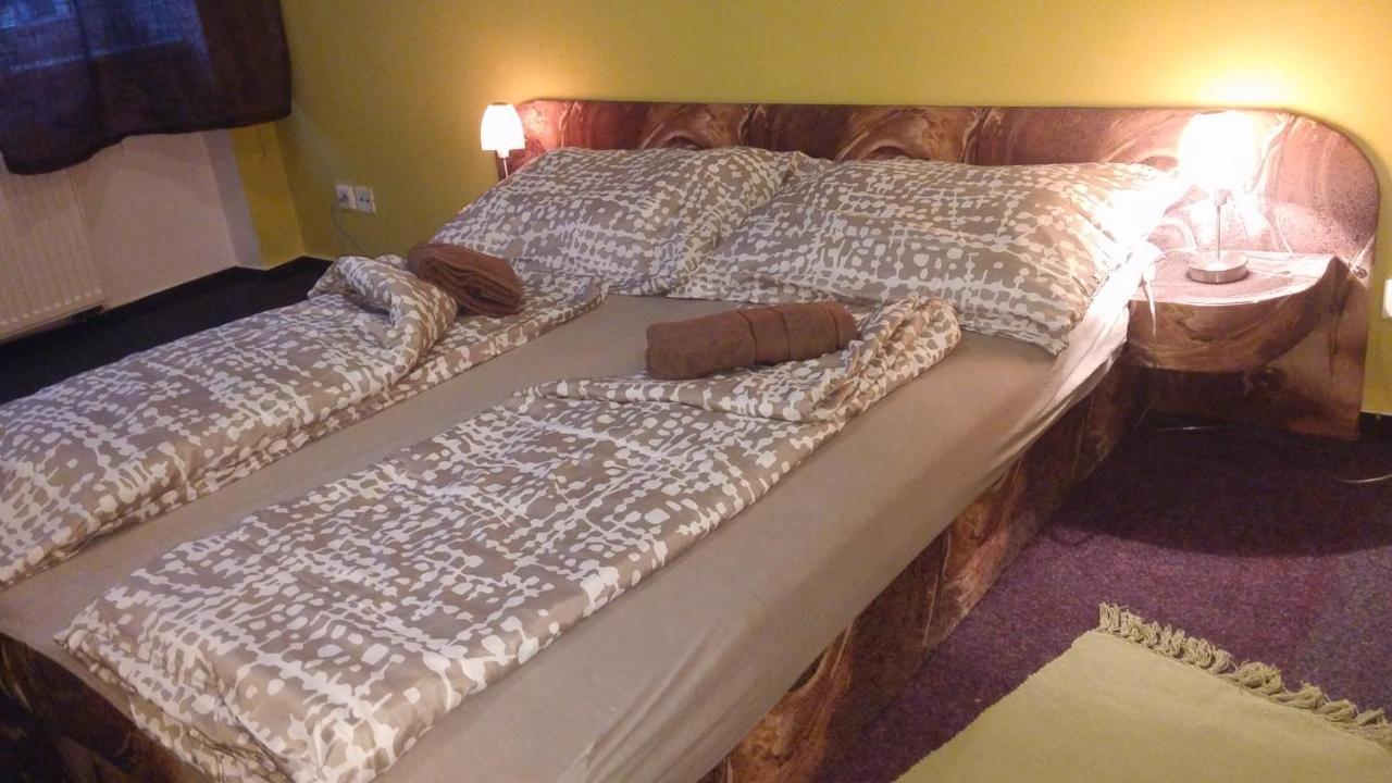 Penzion Lara Ceske Budejovice Exteriör bild